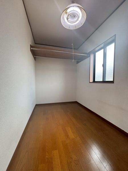 三鷹市深大寺1丁目の中古一戸建て(収納)