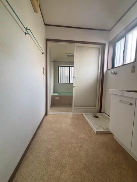 三鷹市深大寺1丁目の中古一戸建て(洗面台・洗面所)