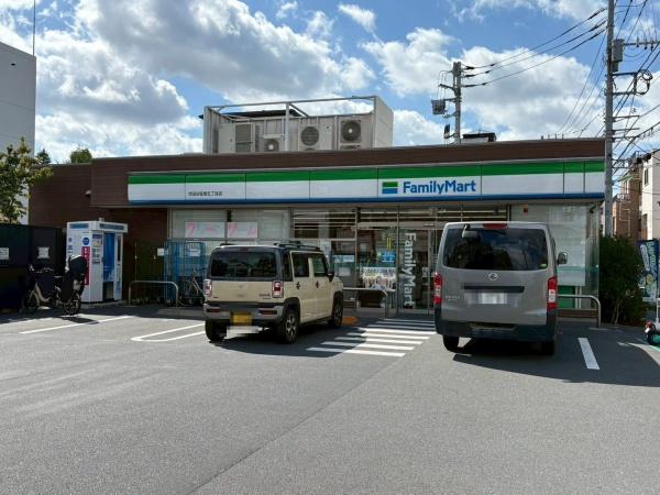 メゾンモンティチェロ弦巻(ファミリーマート世田谷弦巻五丁目店)