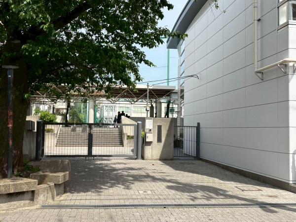 新宿区西落合１丁目の中古一戸建て(新宿区立落合第二中学校)