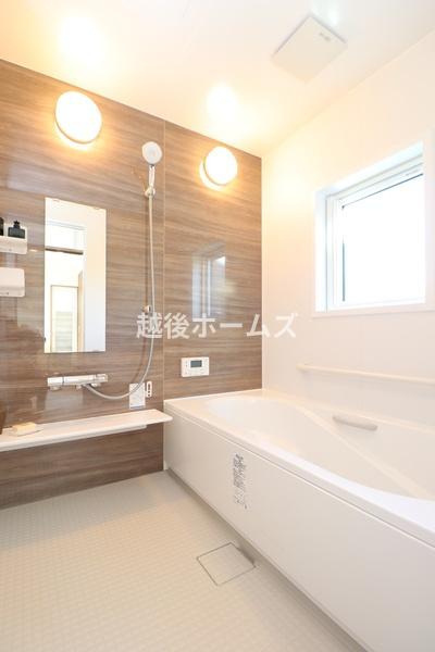 新潟市西区小針南の中古一戸建て