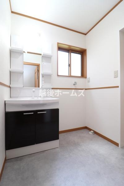 新潟市西区新通の中古一戸建て