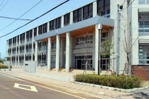 3号棟 燕市井土巻4丁目 いろどりアイタウン(燕市立燕中学校)