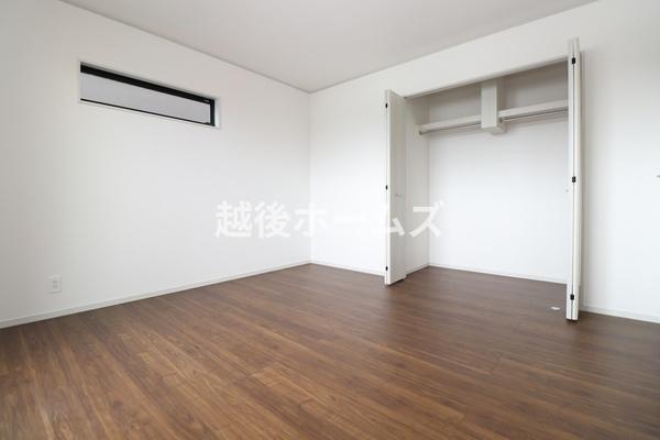 ５号棟　燕市井土巻４丁目　いろどりアイタウン