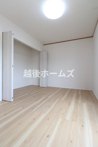 三条市塚野目２丁目の中古一戸建て