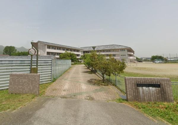 村上市庄内町の中古一戸建て(村上市立村上東中学校)