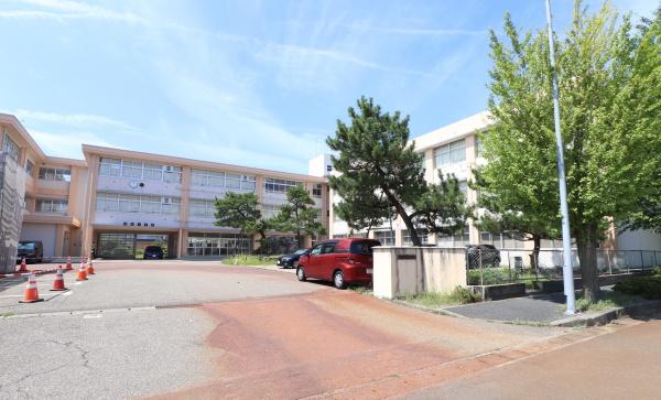A棟 江南区横越川根町4丁目(新潟市立横越小学校)