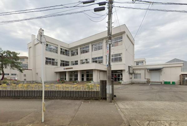 長岡市鉢伏町の中古一戸建て(長岡市立旭岡中学校)