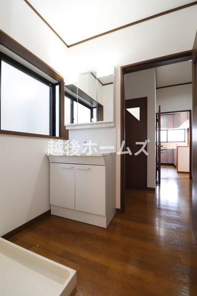 新潟市東区中山８丁目の中古一戸建て