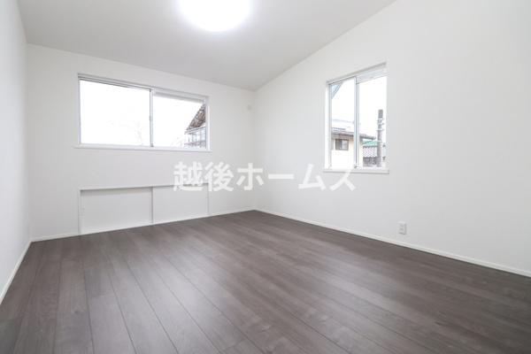 三条市西大崎２丁目の中古一戸建て