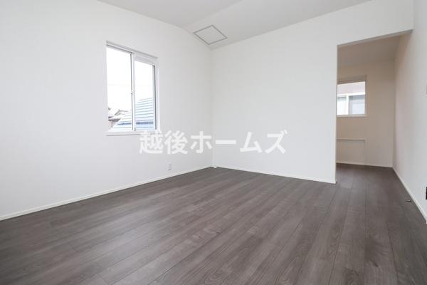 三条市西大崎２丁目の中古一戸建て