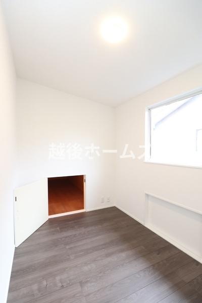 三条市西大崎２丁目の中古一戸建て