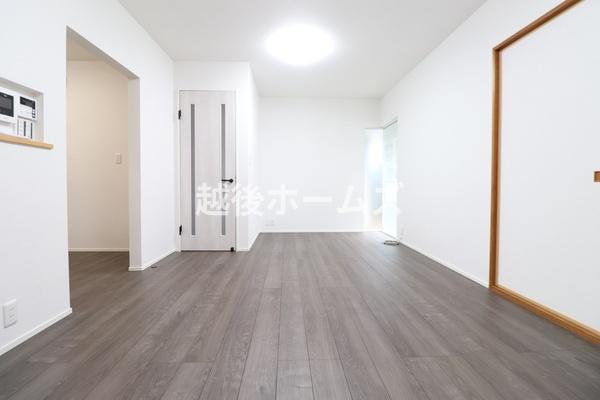 三条市西大崎２丁目の中古一戸建て