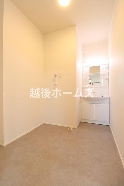 三条市三竹１丁目の中古一戸建て