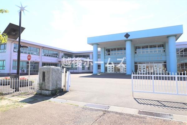 燕市吉田東栄町の土地(燕市立吉田南小学校)