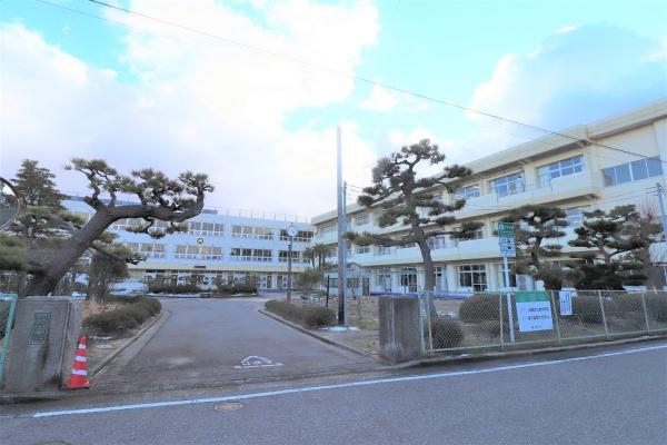 A棟 西区鳥原 テイラーハウス(新潟市立大野小学校)