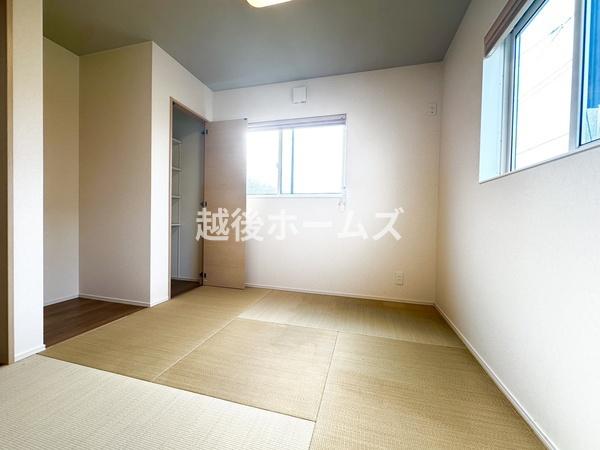 新潟市西区五十嵐２の町の中古一戸建て