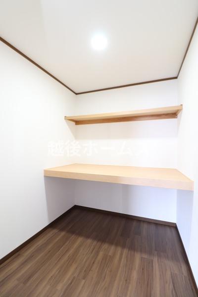 新潟市秋葉区下興野町の中古一戸建て