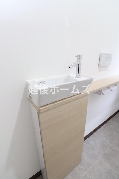 新潟市秋葉区下興野町の中古一戸建て