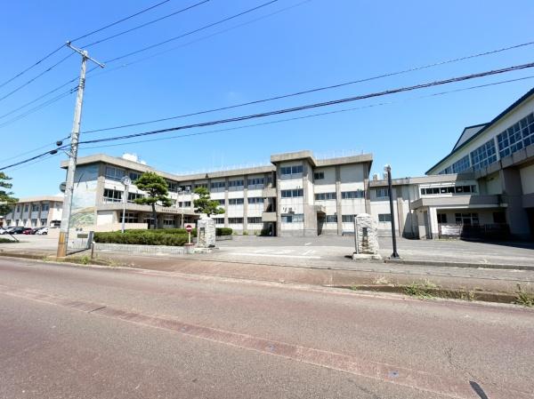 3号棟 燕市杉柳 いろどりアイタウン(燕市立小池中学校)