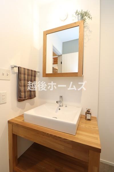 燕市下粟生津の中古一戸建て