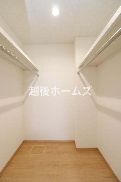 三条市西四日町４丁目の中古一戸建て