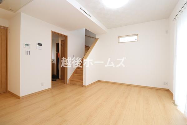 三条市西四日町４丁目の中古一戸建て