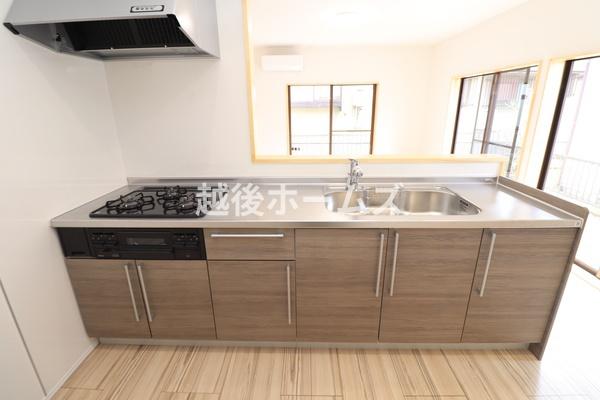 新潟市西区小針６丁目の中古一戸建て