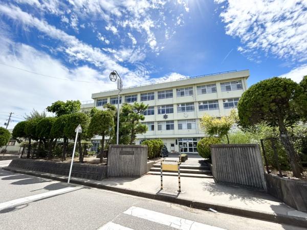 新潟市西区小針6丁目の中古一戸建て(新潟市立坂井輪小学校)