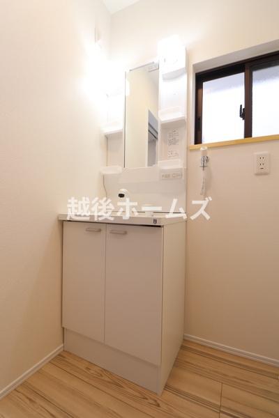 新潟市西区小針６丁目の中古一戸建て