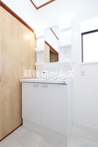 胎内市本郷町の中古一戸建て