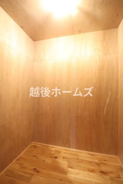 新潟市西区五十嵐２の町の中古一戸建て