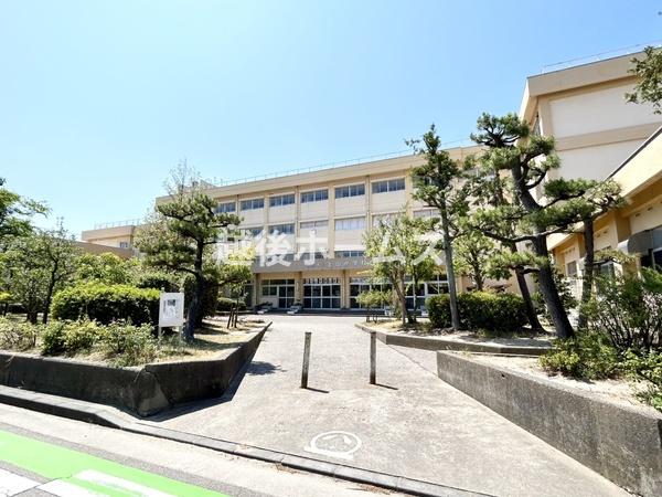 新潟市中央区女池上山3丁目の土地(新潟市立上山小学校)