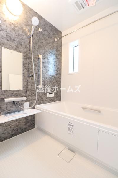 ２号棟　新発田市新富町１丁目　いろどりアイタウン