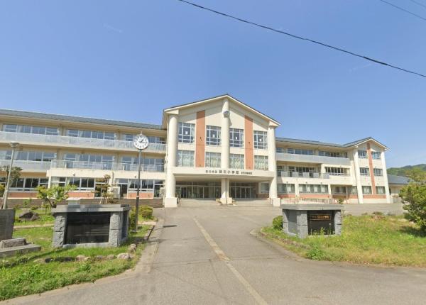 岩船郡関川村大字滝原の中古一戸建て(関川村立関川小学校)