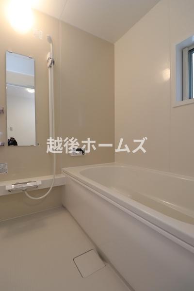 三条市西四日町３丁目の中古一戸建て