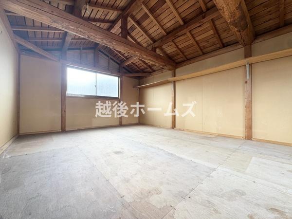 三条市西四日町３丁目の中古一戸建て