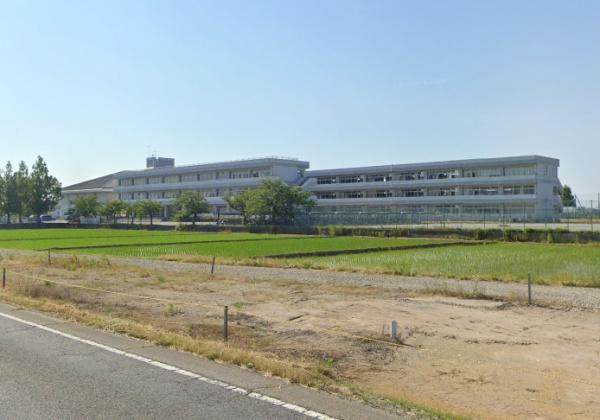 新潟市南区新山崎町３丁目の中古一戸建て(新潟市立白根北中学校)