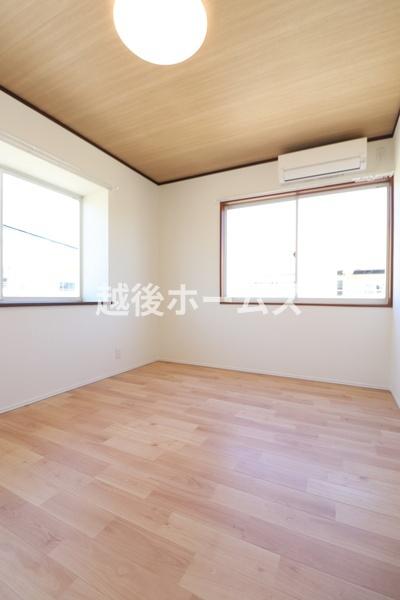 新潟市南区新山崎町３丁目の中古一戸建て
