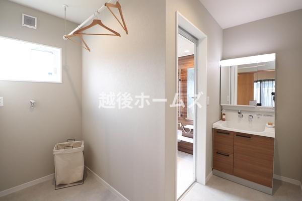 燕市吉田下中野の中古一戸建て