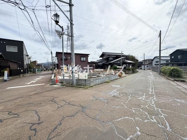 ２号棟　長岡市摂田屋４丁目　第１　クレイドルガーデン