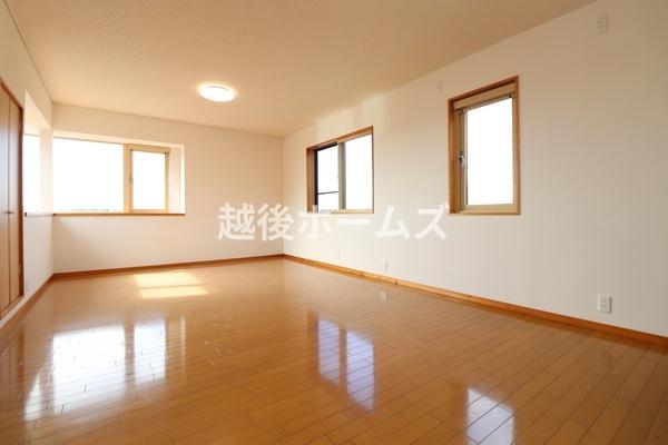 新潟市西区浦山４丁目の中古一戸建て