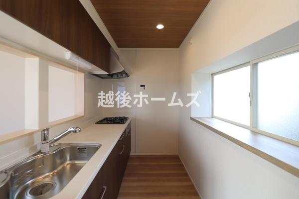 燕市下粟生津の中古一戸建て