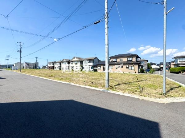 新潟市江南区曽川の土地(前面道路含む現地写真)