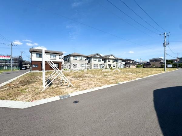 新潟市江南区曽川の土地(前面道路含む現地写真)