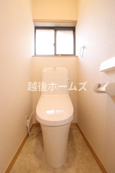 新潟市東区津島屋3丁目の中古一戸建て(トイレ)