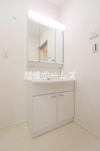 三条市西大崎２丁目の中古一戸建て