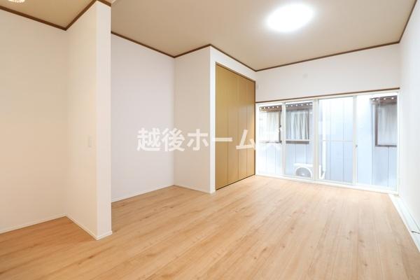 三条市西大崎２丁目の中古一戸建て