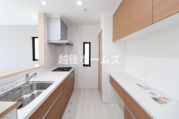 ２号棟　見附市本町１丁目　いろどりアイタウン