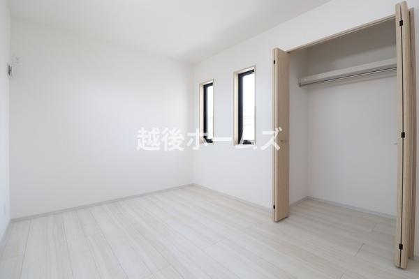 ４号棟　見附市本町１丁目　いろどりアイタウン